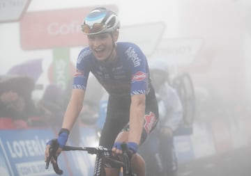 La lluviosa llegada al Pico Jano en imágenes