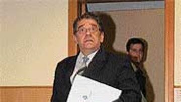 El Consejo del Tenerife duda de la gestión de la directiva de Javier Pérez.