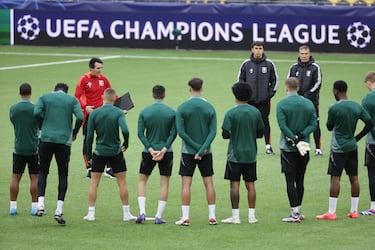 Why isn’t Manchester United playing in the Champions League?