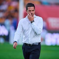 Gago guarda silencio; Chivas analiza opciones