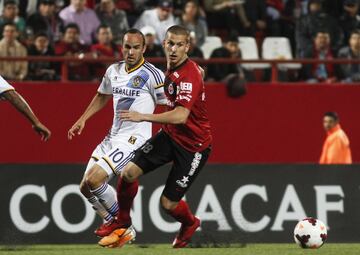 Tras lo hecho por Santos, tuvieron que pasar cinco años para ver una remontada de un equipo mexicano en la Liga de Campeones de la Concacaf. En la edición 2013-14, en cuartos de final, el LA Galaxy se impuso en casa 1-0 a los Xolos. Posteriormente, en el juego de vuelta el equipo de Tijuana ganó 4-2 a los angelinos y consiguió su pase a semifinales.