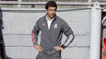 Ra&uacute;l, entrenador del Castilla. 
 