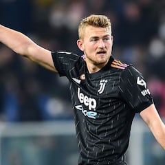 Bayern launch mega offer for De Ligt