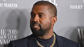 (ARCHIVOS) En esta foto de archivo, el rapero estadounidense Kanye West asiste a los premios Innovator Awards 2019 de WSJ Magazine en el MOMA el 6 de noviembre de 2019 en la ciudad de Nueva York. 