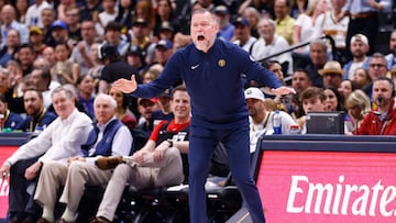 Michael Malone, antes de ser despedido como entrenador de Denver Nuggets.