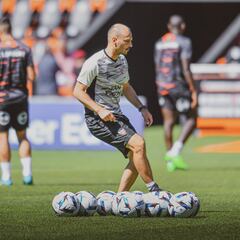 La Liga francesa aplaza el partido Lorient-Lyon por el mal estado del césped