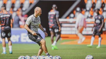 La Liga francesa aplaza el partido Lorient-Lyon por el mal estado del c¨¦sped