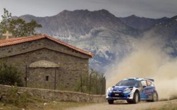 Abdulaziz Al-Kuwari en su Ford Fiesta WRC.