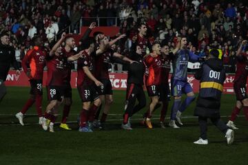 Los jugadores del Mirands celebran la victoria conseguida ante el Levante.