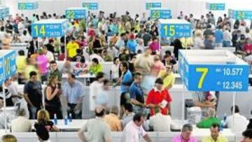 <b>A LAS URNAS. </b>Imagen de la carpa donde se celebraron las últimas elecciones, en julio de 2006.