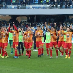 El Lecce solo cobrará los sueldos de marzo si no desciende