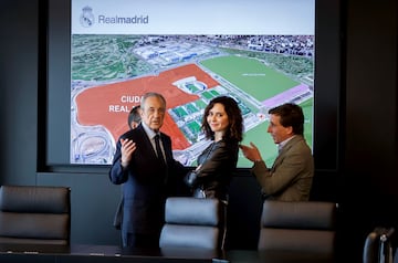 La Comunidad de Madrid inform¨® as¨ª del acto: "El Madrid Innovation District se ubicar¨¢ en terrenos de la Ciudad del Real Madrid en Valdebebas. El objetivo de este nuevo espacio urbano es atraer a la regi¨®n grandes empresas con vocaci¨®n de innovaci¨®n tecnol¨®gica".