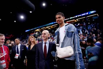 PARIS, FRANCE - JANUARY 19: Adam Silver (L), Commissioner of the NBA poses for a photo with Victor Wembanyama of The NBA G League Ignite prior to the NBA match between Chicago Bulls and Detroit Pistons at The Accor Arena on January 19, 2023 in Paris, France. (Photo by Dean Mouhtaropoulos/Getty Images)