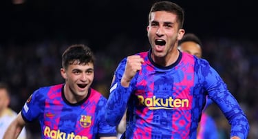 Ferran Torres jugó con una camiseta defectuosa por un error en la impresión