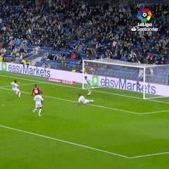 La ocasión que cortó al Bernabéu la respiración: Álvaro Benito puso por las nubes a Carvajal