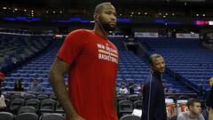 DeMarcus Cousins, p&iacute;vot de los New Orleans Pelicans, antes de un partido.