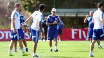 Sabella dirigiendo el entrenamiento de Argentina.