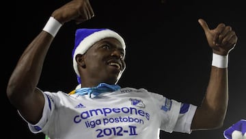 Wason Renter&iacute;a con la camiseta de Millonarios en el t&iacute;tulo de 2012