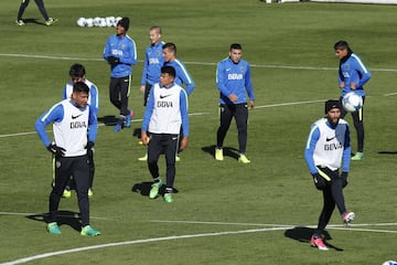 Barrios y Fabra entrenan con Boca a la espera de Cardona