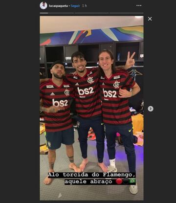 Dani Alves, Lucas Paquetá y Filipe Luis posan con la camiseta del Flamengo tras ganar la Copa América