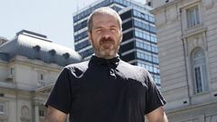 Murió Carlos Busqued: últimas noticias y reacciones a la muerte del escritor de 'Bajo este sol tremendo'