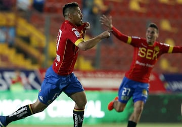 Jorge Ampuero ganó dos títulos con Unión Española: el Torneo Nacional 2013 y la Supercopa de Chile del mismo año.