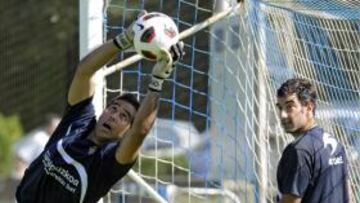 <b>CONCENTRADO. </b>Bravo, uno de los que coincidió con Lillo, en un entrenamiento en Zubieta.