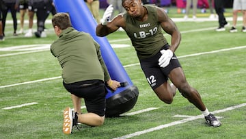 Linebacker Shaka Heyward of Duke participates in a drill during the NFL Combine.