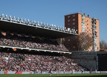 Panorámica del estadio de Vallecas durante el duelo contra el Barcelona.