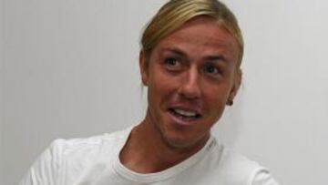 Guti: "Se roba más dinero fichando extranjeros, da pena"