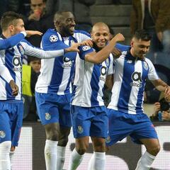 El Oporto golea y asegura el liderato ante el Portimonense