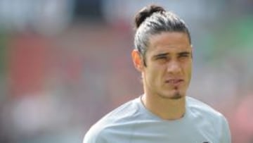 Cavani se plantea dejar el PSG si no cambia de demarcación