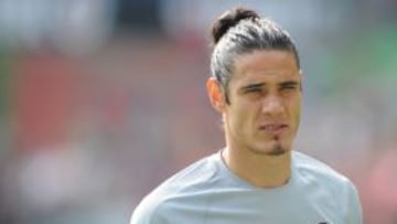 Cavani se plantea dejar el PSG si no cambia de demarcación