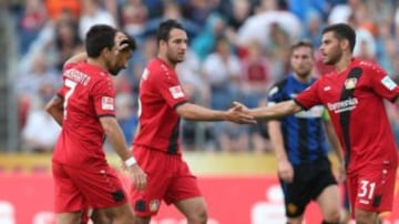 El delantero mexicano fue titular y jugó los primeros 45 minutos en la victoria del conjunto de las 'Aspirinas' ante el Koblenz.