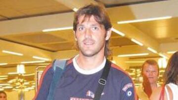 <b>ADIÓS. </b>El delantero andaluz apenas tuvo tiempo para despedirse de sus compañeros.