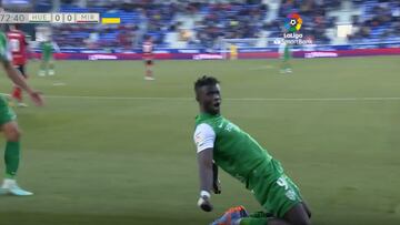 Obeng celebra su golazo ante el Mirandés