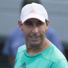 Santiago González, único mexicano con vida en Roland Garros