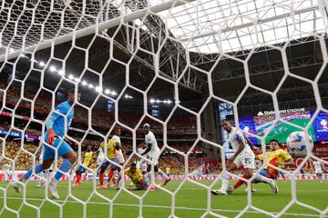 La Selección Colombia goleó 5-0 a Panamá y se aseguró en las semifinales de la Copa América 2024. Jhon Córdoba, James Rodríguez, Luis Díaz, Richard Ríos y Miguel Borja fueron los encargados de darle el triunfo al equipo nacional.