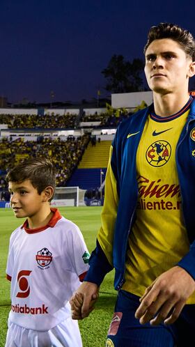 Israel Reyes of America during the Quarter Finals first leg match between America and Cruz Azul as part of the CONCACAF Champions Cup 2025, at Ciudad de los Deportes Stadium on April 01, 2025 in Mexico City, Mexico.