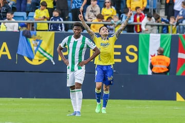 Roger Martí celebra el 2-0 en la tarde de ayer en el encuentro correspondiente a la jornada 15 de la Liga Hypermotion frente al Córdoba.