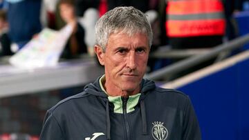 BARCELONA, SPAIN - NOVEMBER 09: Quique Setien, head coach of Villarreal CF looks on prior to the LaLiga Santander match between RCD Espanyol and Villarreal CF at RCDE Stadium on November 9, 2022 in Barcelona, Spain. (Photo by Pedro Salado/Quality Sport Images/Getty Images)