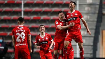 Futbol, Union La Calera vs Colo Colo.
Fecha 23, campeonato Nacional 2022.
El jugador de Union La Calera Christian Vilches, derecha, celebra con sus companeros su gol contra Colo Colo durante el partido de primera division disputado en el estadio Nicolas Chahuan de La Calera, Chile.
28/08/2022
Andres Pina/Photosport

Football, Union La Calera vs Colo Colo.
25th turn, 2022 National Championship.
Union La Calera's player Christian Vilches, right, celebrates with teammates after scoring against Colo Colo during the first division match held at the Nicolas Chahuan stadium in La Calera, Chile.
28/08/2022
Andres Pina/Photosport