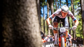 Nove Mesto na Morave (Czech Republic), 25/05/2025.- Mathieu van der Poel from Belgium competes in the Cross Country Short Track Elite Men UCI XCC Mountain Bike World Series race in Nove Mesto na Morave, Czech Republic, 25 May 2025. (Ciclismo, Bélgica, República Checa) EFE/EPA/MAXIME SCHMID