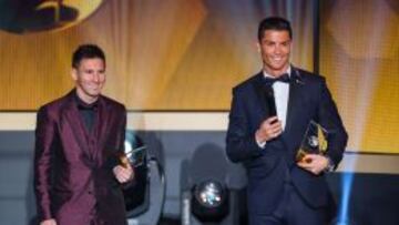 CANDIDATOS. Messi y Cristiano volverán a pelear por otro nuevo premio individual, al igual que en el de la FIFA de este año.