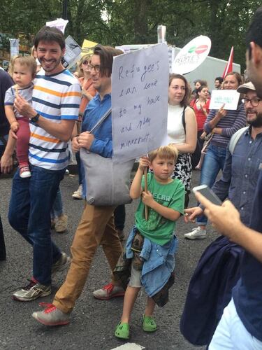 El niño que invito a jugar a Minecraft a los refugiados sirios