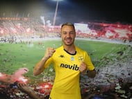 Loren, con la camiseta del Aris.