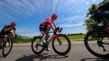Egan y un paso más por la maglia rosa en el Giro