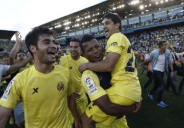 Celebración de los jugadores del Villarreal por el ascenso a primera división