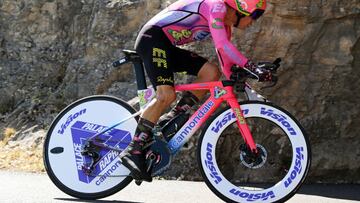 ROCAMADOUR, FRANCE - JULY 23: Rigoberto Uran Uran of Colombia and Team EF Education - Easypost sprints during the 109th Tour de France 2022, Stage 20 a 40,7km individual time trial from Lacapelle-Marival to Rocamadour / #TDF2022 / #WorldTour / on July 23, 2022 in Rocamadour, France. (Photo by Dario Belingheri/Getty Images)