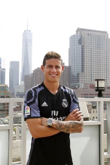 Keylor Navas, Morata, Lucas Vázquez, James y Marcelo fueron los encargados de presentar en Nueva York la tercera equipación del Real Madrid.










